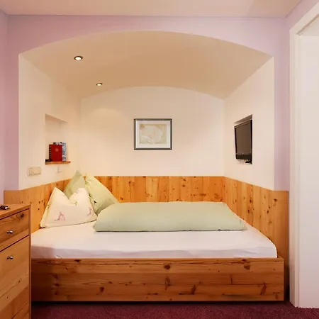 Otel Hubertus 4*
